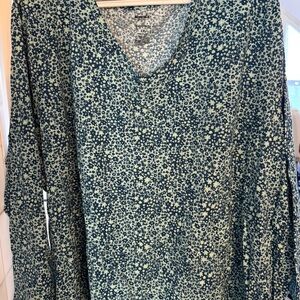 Sonoma Long Sleeve V-Neck Tee in Teal and Cream Floral Ditsy Print